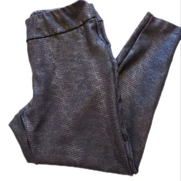 Soft Surroundings black/charcoal snakeskin print soft stretch slim leg pants, L - Picture 1 of 9